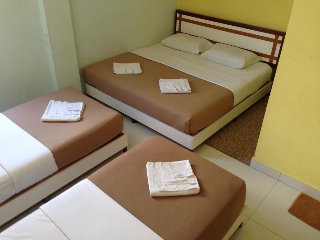 Sakiza View Hotel Mersing Room photo